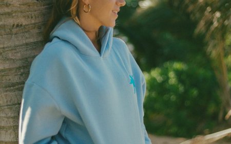 Why Everyone Loves Pink Palm Puff