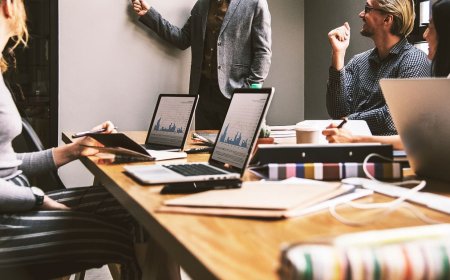 Why Renting a Laptop in Gurgaon is the Smart Choice for Professionals & Students